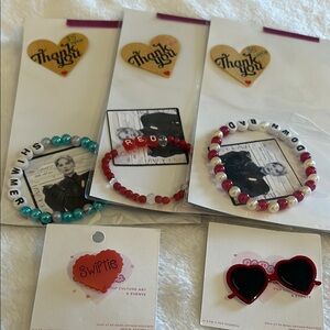 NWT Swiftie Bestie Beaded Friendship Bracelet & Pins Set